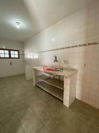 Imagem Casa com 3 dormitórios à venda, 196 m² por R$ 500.000,00 - Foguete - Cabo Frio/RJ