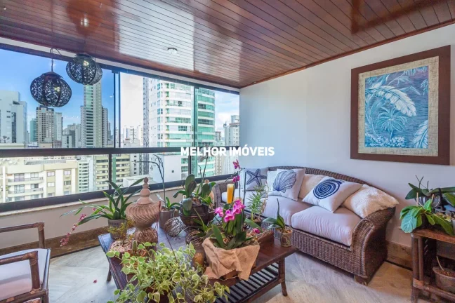 Imagem Cobertura Duplex com 4 Suítes á venda no centro de Balneário Camboriú.