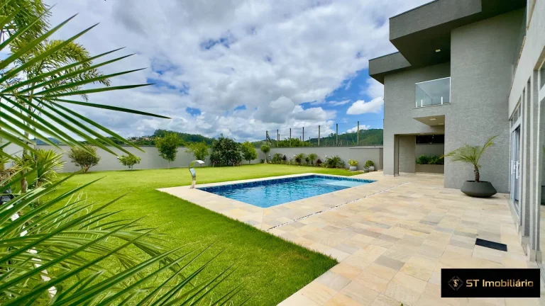 Imagem Casa à venda com 4 dormitórios - Condomínio Fechado na região de Atibaia!