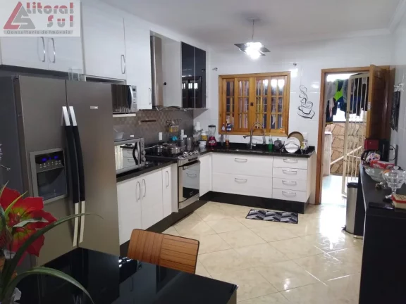 Imagem Sobrado 03 dormitórios , sendo 01 suite , sacada - Itaquera -São Paulo - SP