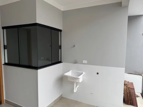Imagem Alto Padrão para Venda em Maringá, Conjunto Habitacional Requião, 3 dormitórios, 1 suíte, 2 banheiros, 1 vaga