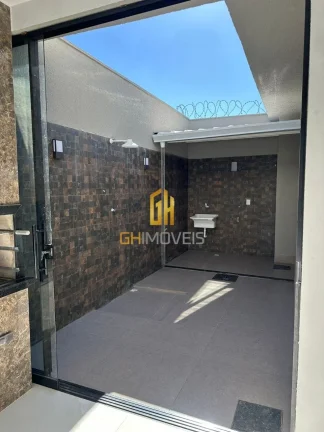 Imagem Casa com 3 quartos no Central Park, em terreno com 193m² com 102m² de área construída possui:

-...