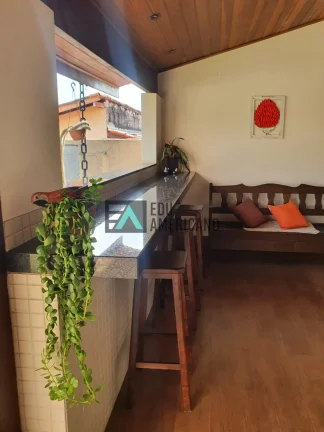 Imagem Casa com excelente terreno à venda em bairro residencial
