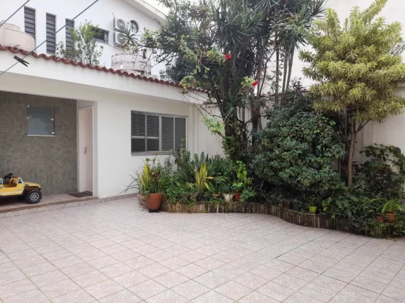 Casa com 3 Quartos à Venda, 210 m² em Vila Carrão - São Paulo