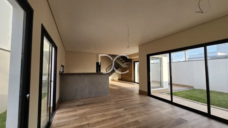 Imagem Condomínio Terras de São Francisco - Venda Sobrado AC 168 m² | AT 194,62 m² | 3 Dorm | 1 Suíte | 3 Ban | 2 Vagas