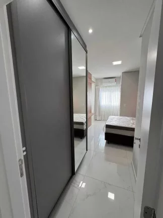 Imagem Apartamento mobiliado com 2 suítes e 2 vagas de garagem em Balneário Perequê