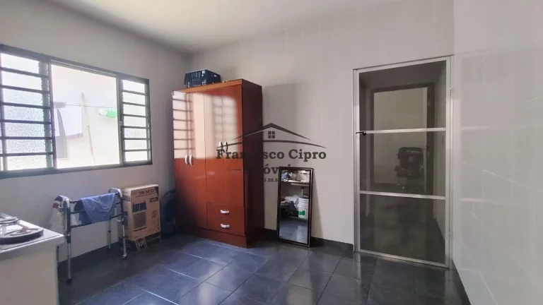 Imagem Casa à venda no bairro Jardim Rony - Guaratinguetá/SP