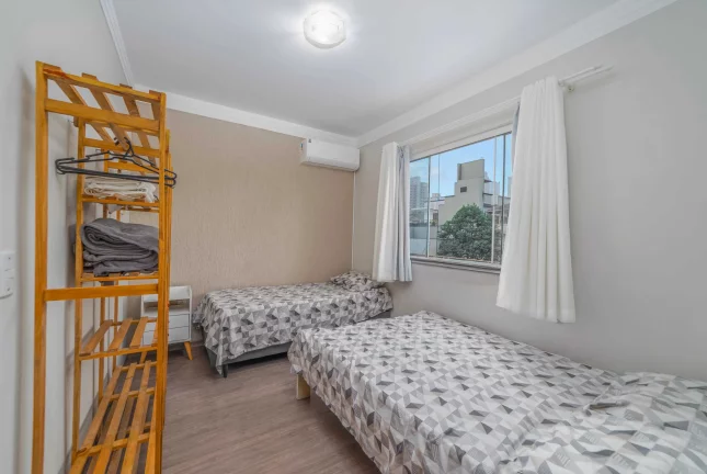 Imagem Sobrado completo com 2 suítes 1 vaga e área gourmet próximo da praia com em Balneário Piçarras