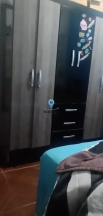 Imagem Casa à venda localizada na Rua Trinta e Três, com 220m² de área total. Possui 3 quartos, sendo 1...