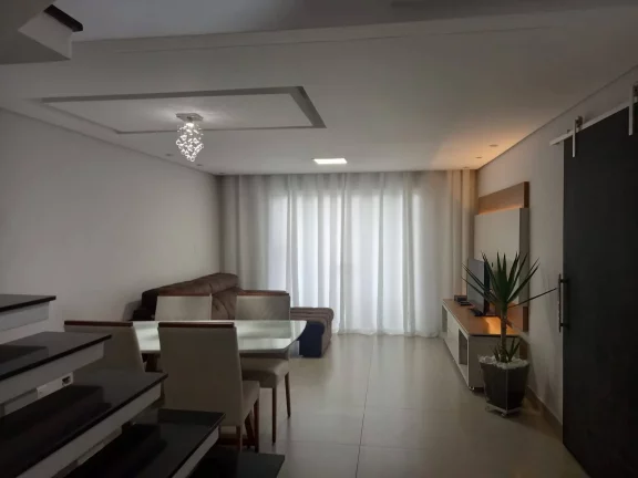 Imagem Sobrado com 200 m² sendo 2 Dormitorios e 2 Suítes e 2 Vagas de Garagens
