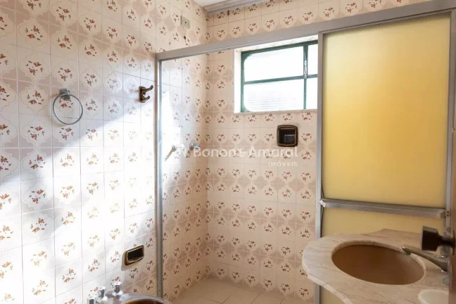 Imagem Localizado no coração de Campinas, este apartamento no Centro oferece uma experiência única de m...