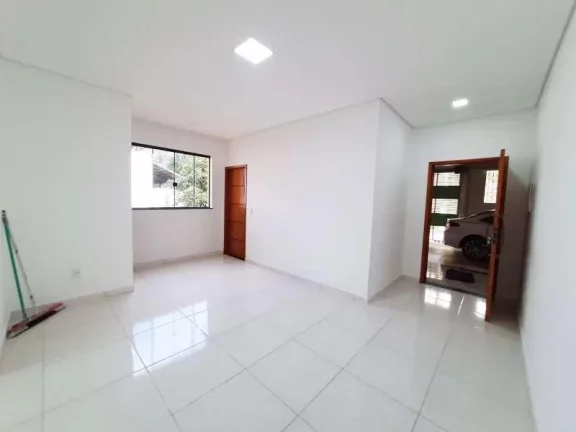 Imagem Casa espaçosa de 3 dormitórios, suíte com varanda e duas vagas de garagem, localizada no bairro Caiçaras em Barbacena