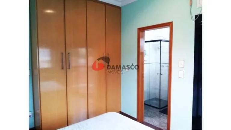 Imagem Sobrado à venda 3 Quartos, 3 Suites, 6 Vagas, 600M², Cerâmica, São Caetano do Sul - SP