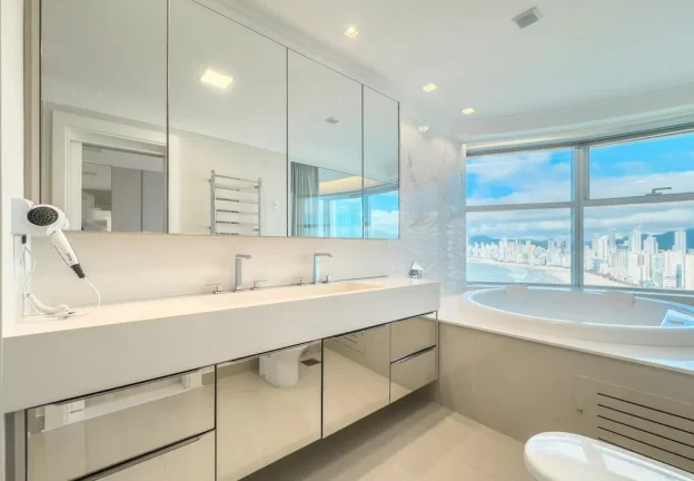 Imagem Apartamento com 2 dormitórios à venda sendo 2 suítes, 164.96 m² por - R$ 9.500.000,00 - Pioneiros - Bal. Camboriú/SC