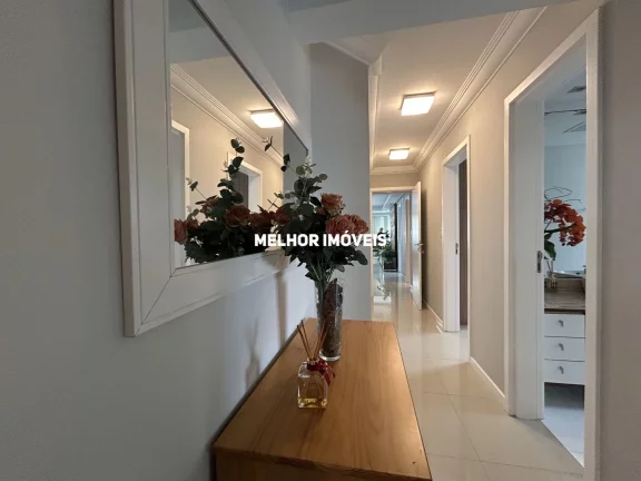 Imagem Apartamento á venda com 3 dormitórios e 3 vagas de garagem localizado no Centro de Balneário Camboriú.