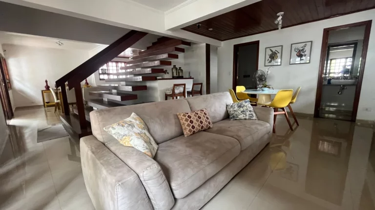 Imagem Imóvel de Luxo: Casa à Venda na Riviera de São Lourenço Módulo 22 com 8 Quartos, 6 Suítes e 6 Vagas de Garagem
