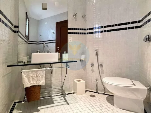 Imagem Casa em Condomínio a Venda no bairro Granja Viana - Cotia, SP