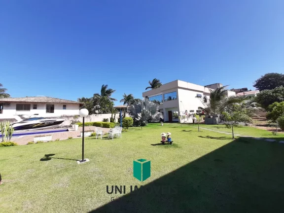 Imagem Mansão de luxo à venda no Canal de Guarapari com marina privativa, 5 suítes e lazer completo