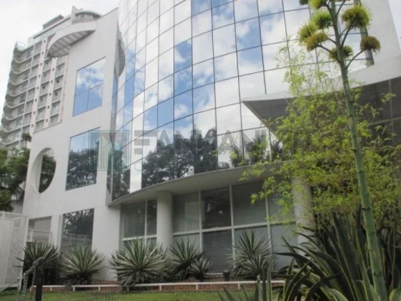 Imagem Casa comercial para locação em São Paulo-SP, bairro Jardim América: 10 salas, 6 banheiros, 25 vagas, 1.500,00 m²!