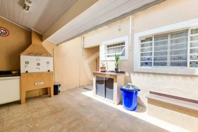 Imagem Casa 04 Dormitórios 1 Suíte com varanda 2 vagas de garagem