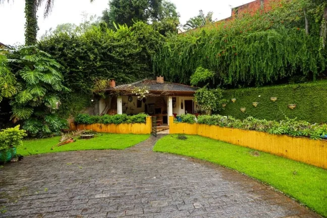 Imagem Cond Granja Viana II (Glebas IV/V) 4 sts. Rústico iluminado e espaçoso!