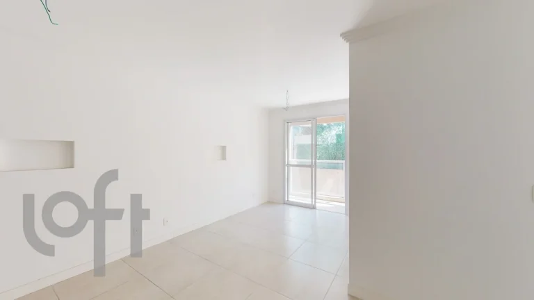 Imagem Apartamento 68M², 2Q, 1 Suíte, 2 Banheiros, 1 Vaga, Varanda.