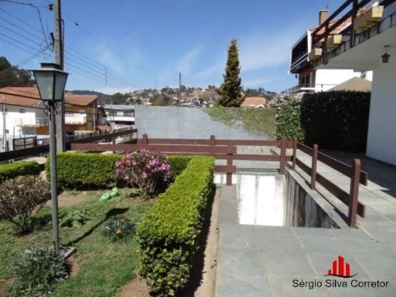 Imagem Casa a venda com 03 quartos na Região do Portal de Campos do Jordão.