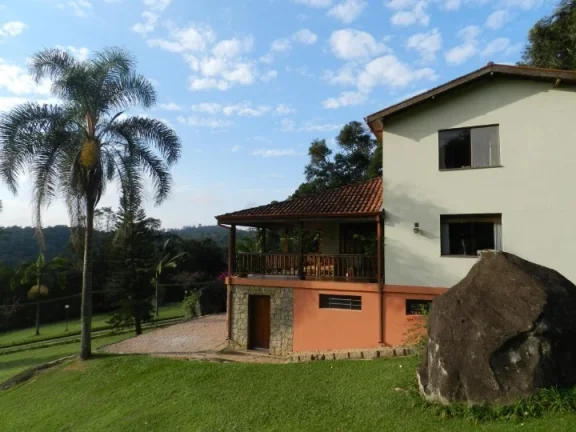 Imagem Chácara em Jundiaí, junto a serra do Japi, com piscina, poço artesiano e extensa área de mata nativa.