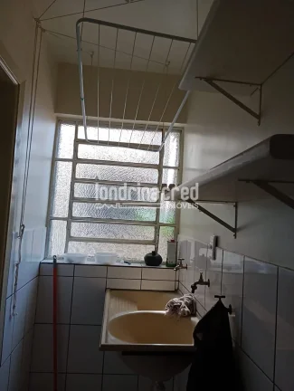 Imagem Oportunidade no Centro de Londrina! Amplo apartamento com 3 dormitórios, 120m² de área útil, sala espaçosa, cozinha, 1 vaga e condomínio acessível