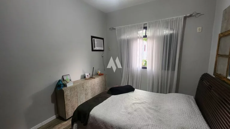 Imagem Casa Duplex na Vila São Jorge, São Vicente – Ampla, Confortável - 3 dormitórios, sendo uma suíte