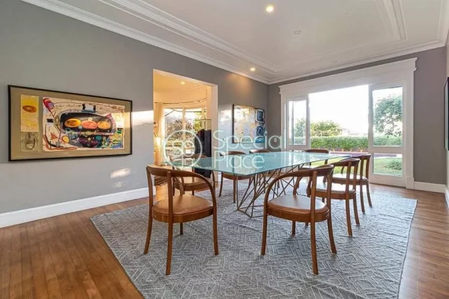 Imagem Casa em excelente localização no Jardim Guedala, direcionada para um lindo jardim com piscina em d...