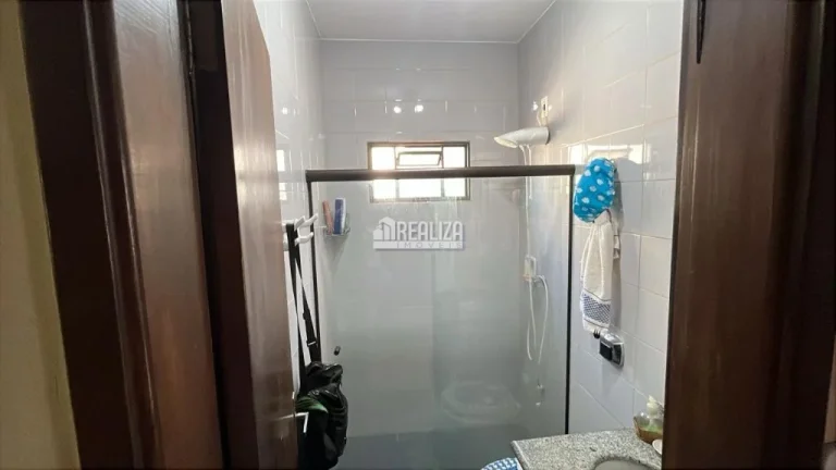 Imagem Linda casa à venda no bairro Estados Unidos em Uberaba | 3 dormitórios, piscina e móveis planejados!