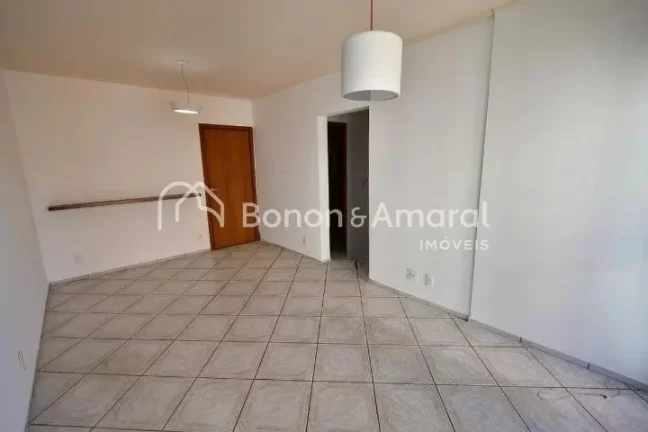 Imagem Aconchegante e espaçoso, este imóvel conta com 3 quartos, incluindo 1 suíte, e 3 banheiros no tot...