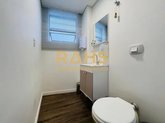 Imagem Sala Comercial em Localização Estratégica, Centro da Cidade Com 43m² planejados e divididos, ess...