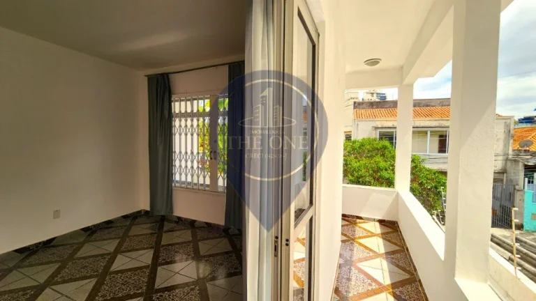 Imagem Imperdível! Casa à venda em São Paulo-SP, bairro Saúde, com 4 quartos, 2 suítes, 2 salas, 4 banheiros, 2 vagas e 218m².