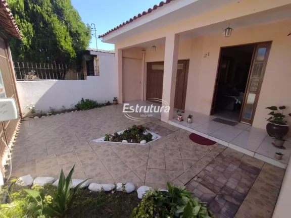 Belissima casa na Tancredo Neves com três dormitórios