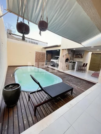 Imagem Casa à venda no bairro Km2 com 4 suítes, uma com closet, hidro, PETROLINA - PE