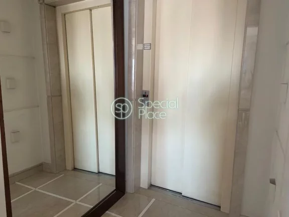 Imagem Morar na V Mariana , próximo ao parque do Ibirapuera , em rua arborizada e tranquila , dispensa com...