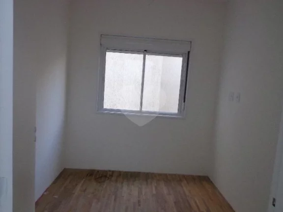 Imagem Casa à venda com 3 quartos, sendo 1 suíte, no condomínio Professor Teot?nio Monteiro de Barros Filho, São Paulo - SP