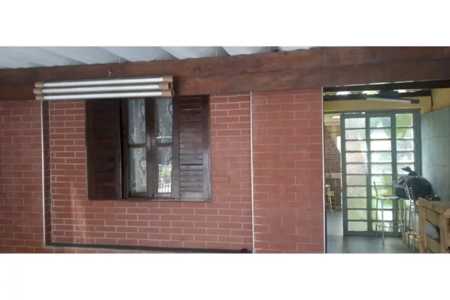 Imagem Casa à Venda no Jardim Santo Elias, SP, oportunidade para renda extra.
