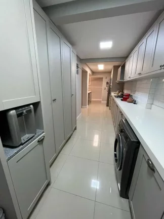 Imagem Apartamento com 3 dormitórios sendo 1 suíte e 1 vaga de garagem na Avenida Brasil