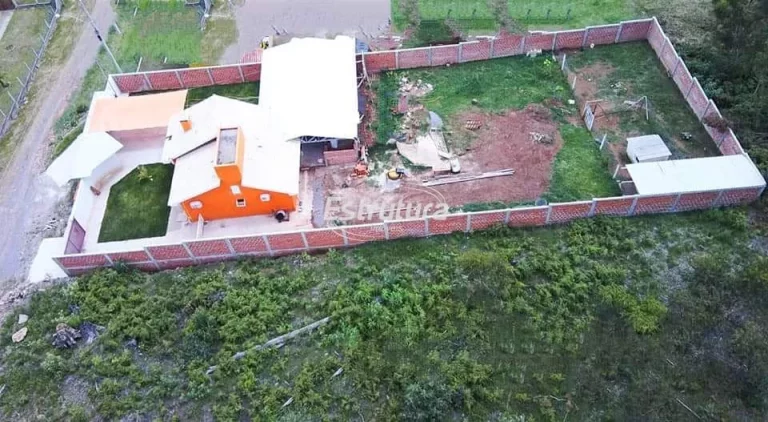 Imagem Ótima casa em Itaara de 2 dormitórios com terreno amplo medindo 1.000 m² de área
