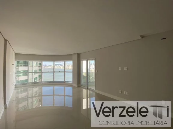Imagem Apartamento 4 ou + dormitórios para Venda em Balneário Camboriú / SC no bairro Pioneiros