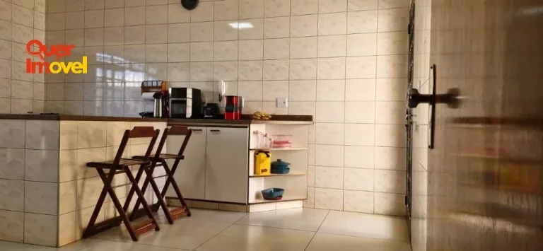 Imagem Casa à venda em Ribeirão Preto-SP, bairro Sumarezinho: 4 quartos, 1 suíte, 1 sala, 4 banheiros, 4 vagas de garagem, 249m²!