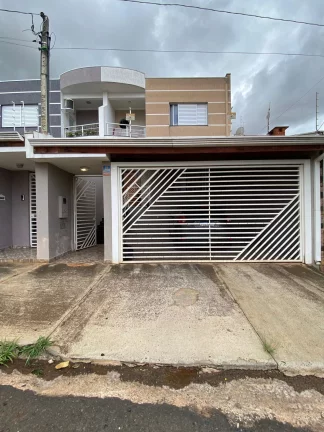 Imagem Charmosa Casa à Venda no Bairro Village, Tatuí, SP!