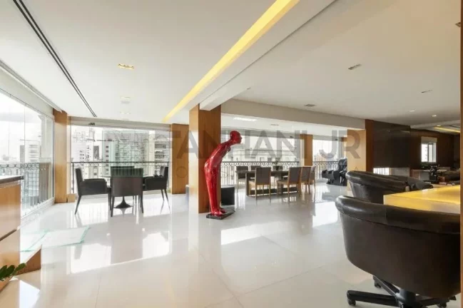 Imagem Apartamento de Alto Padrão na Vila Nova Conceição com 2 Suítes, 5 Salas e 5 Vagas de Garagem - São Paulo-SP