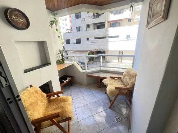 Imagem Apartamento com 2 dormitórios sendo 1 suíte e 1 vaga de garagem– 450m da Praia em Balneário Camboriú