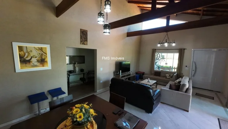 Imagem Casa com 4 suítes em condomínio a venda em Porangaba - SP