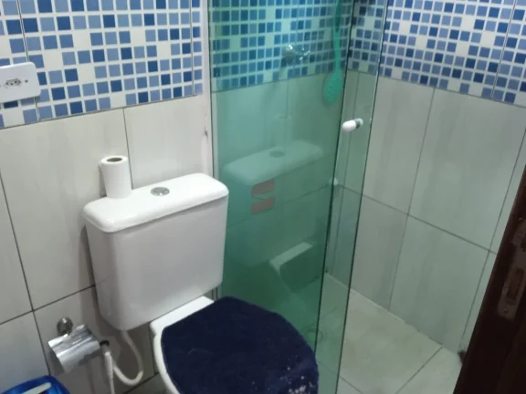 Imagem Terreno plano medindo 13X45 metros. Perfazendo uma área total de 585m².
Edícula 1° contém 2 dormitórios, sala, cozinha e bwc.
Edícula 2° possui 2 dormitórios, sala, cozinha, banheiro e lavanderia.
Barracão da frente tem área total de 90m². *Estuda-se 50% 