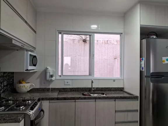 Imagem Sobrado com 2 dormitórios à venda, 56 m² por R$ 330.000,00 - Vila Colorado - Suzano/SP